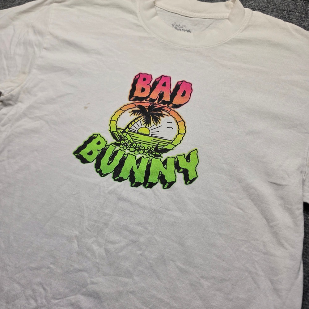 Bad Bunny Worlds Hottest Tour 2022 T-Shirt White Medium Un Verano Sin Ti Concert